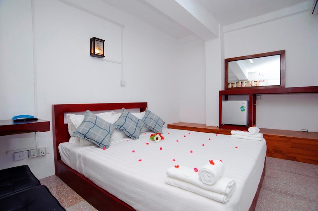 Agga Youth Hotel Янгон Экстерьер фото
