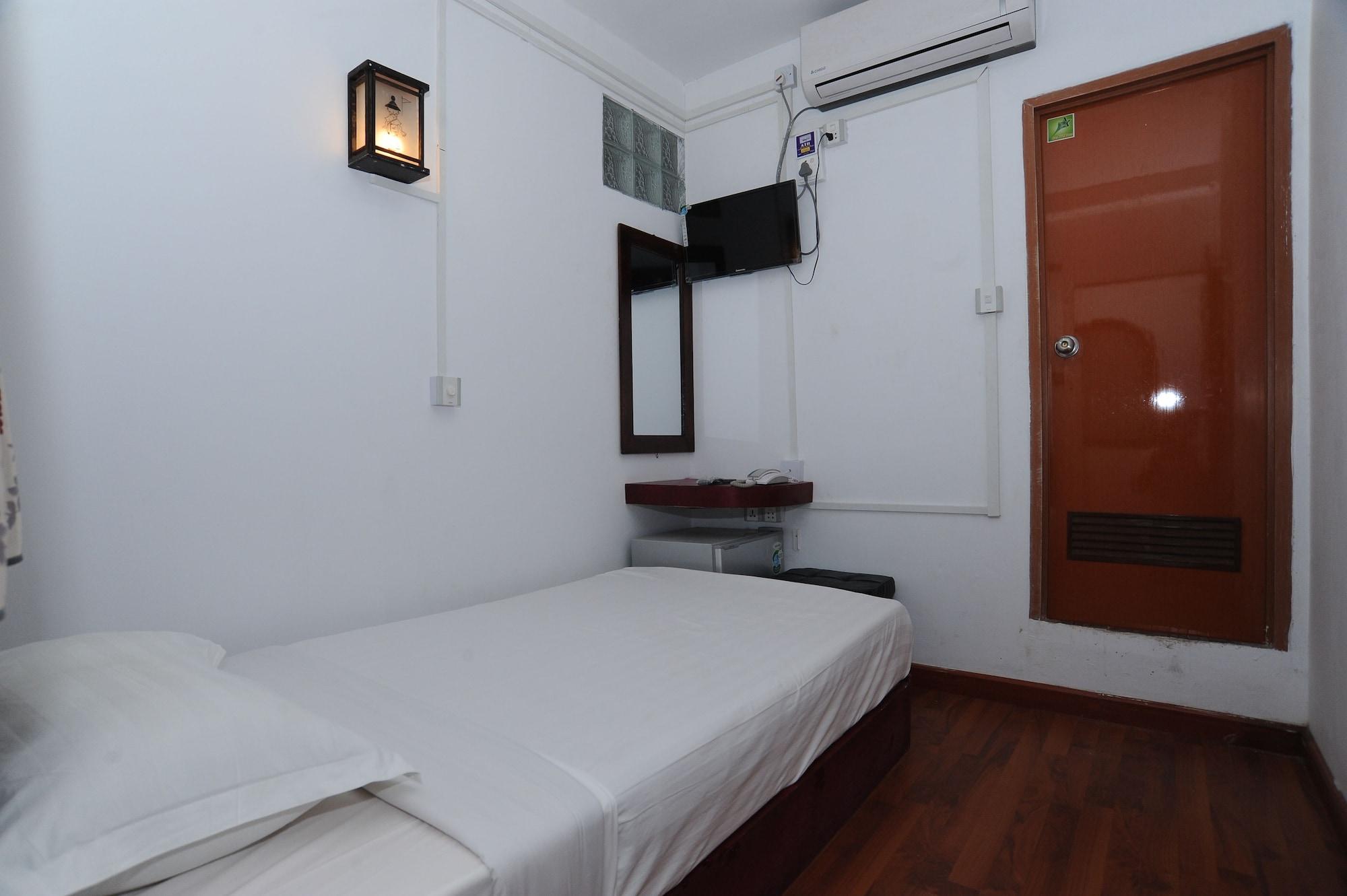 Agga Youth Hotel Янгон Экстерьер фото
