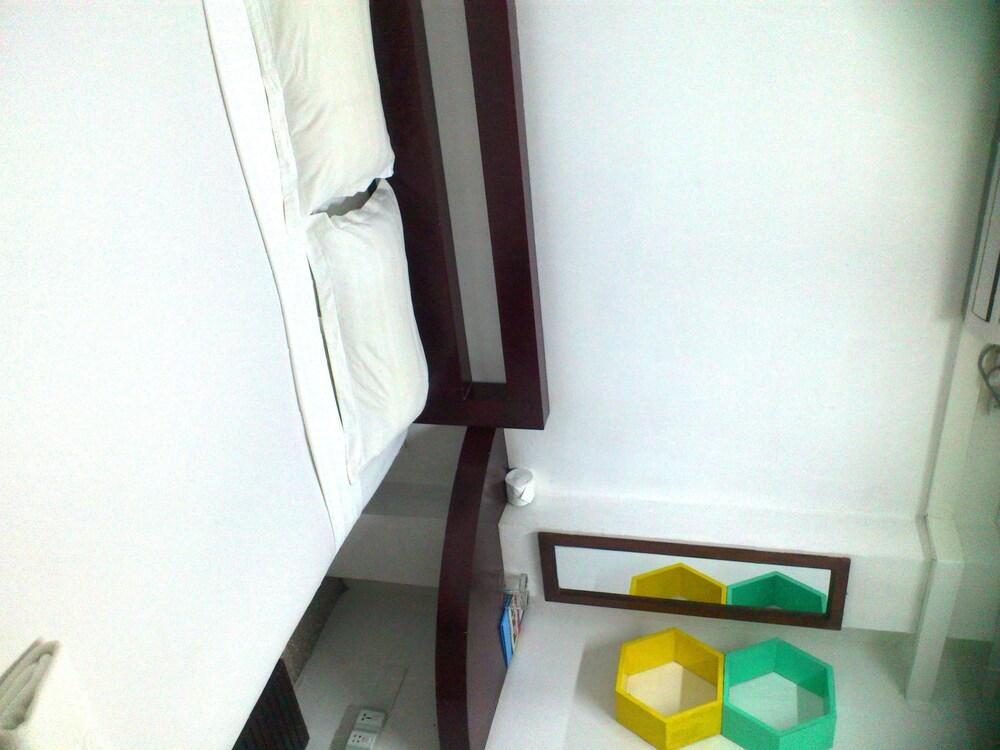 Agga Youth Hotel Янгон Экстерьер фото