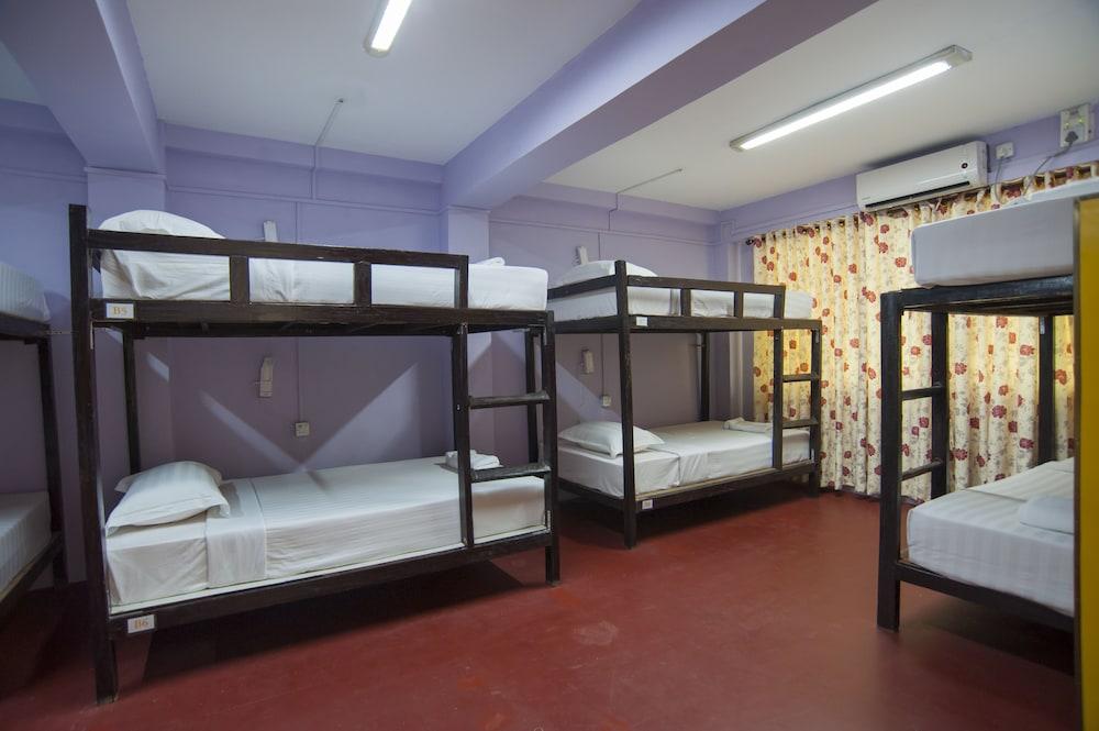 Agga Youth Hotel Янгон Экстерьер фото