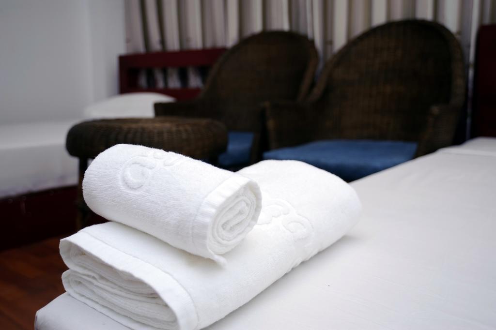 Agga Youth Hotel Янгон Экстерьер фото