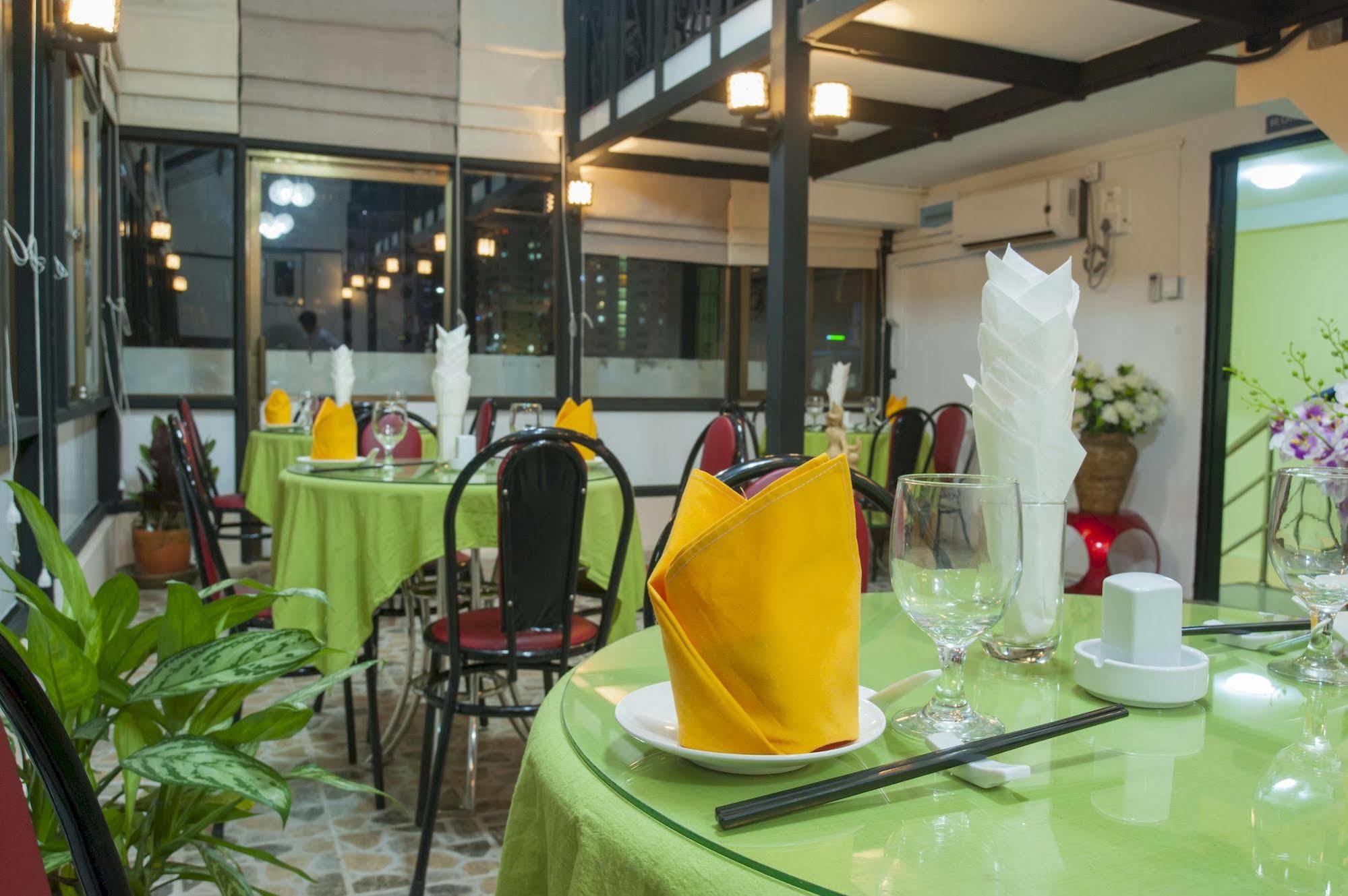 Agga Youth Hotel Янгон Экстерьер фото